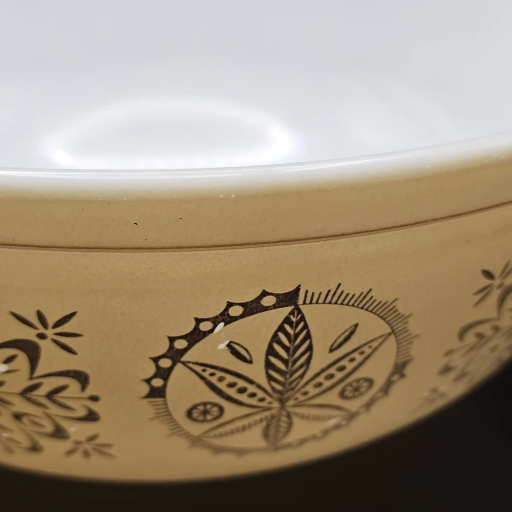 Vintage Pyrex 4 Qt. Tan Gold Hex Signs Promotional Mixing Bowl 1960s Beige 404 - Picture 3 of 14